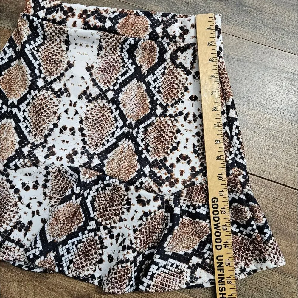 Nasty Gal Skater‎ Mini Skirt Reptile Snake Print Peplum Hem Pull On Size 6 Brown